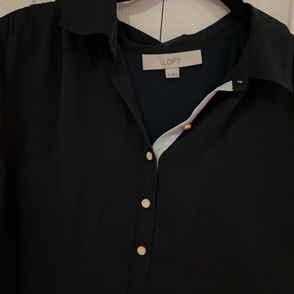 Loft navy silky cap sleeve blouse with buttons Sz M - Picture 3 of 10